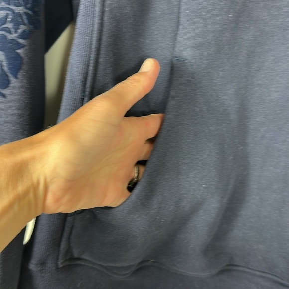 Lululemon Midnight Navy Blue Floral Flock Pullover Sweatshirt 6 - Picture 6 of 12